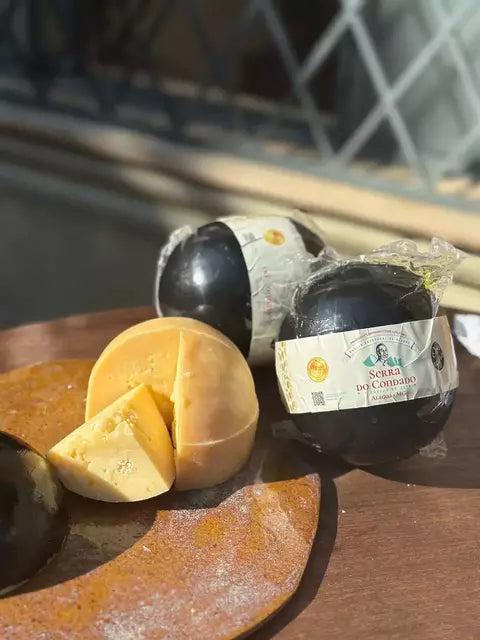 Queijo Minas Artesanal Ovo Negro
